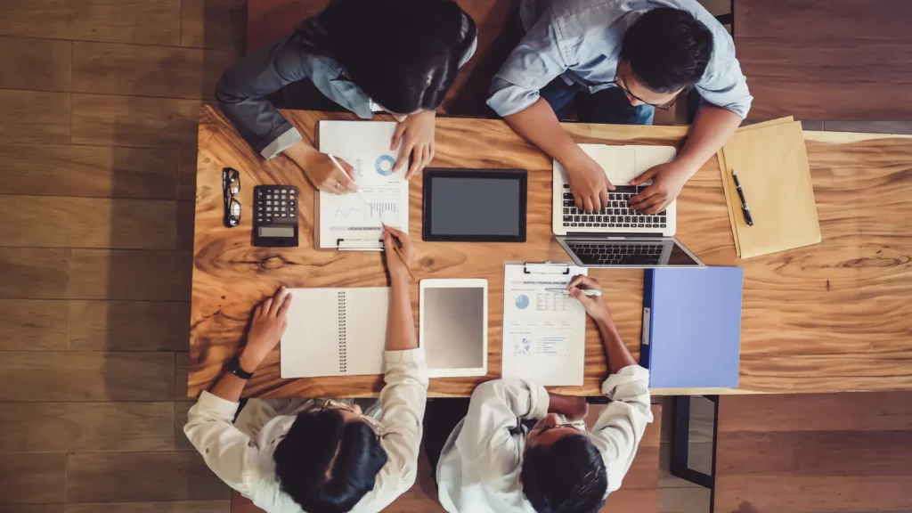 Setting expert team for content review and allocating the review works according to expertise